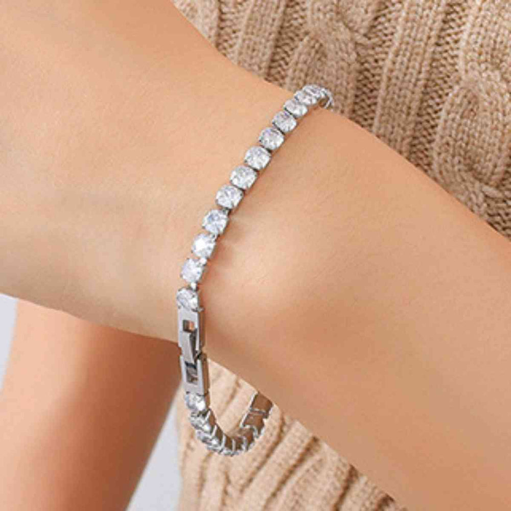 Titanium steel chain bracelet from D'Journé Fashion in gold, front view