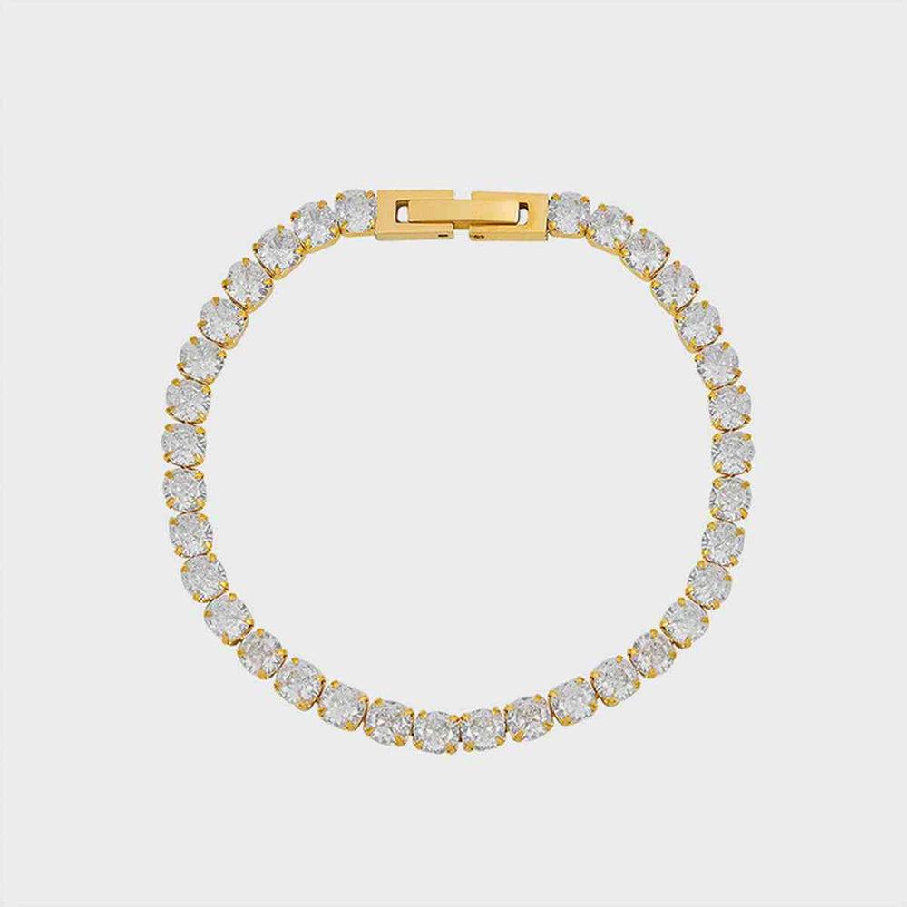 Silver titanium steel bracelet, close up chain detail