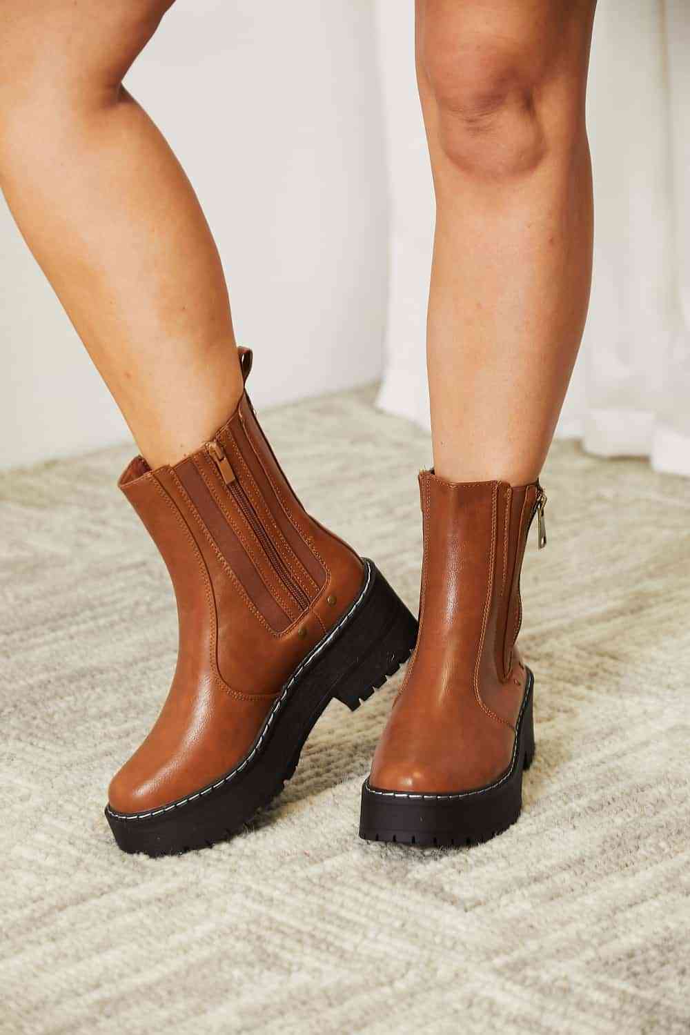 Chestnut platform boots, sole and heel detail