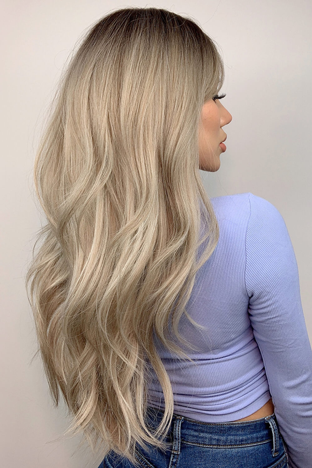 Balayage color detail on 26 inch wavy synthetic wig