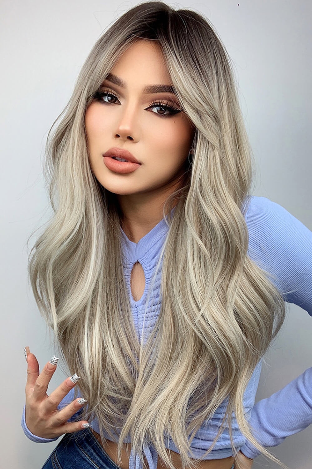 26 inch wavy wig crown and parting detail